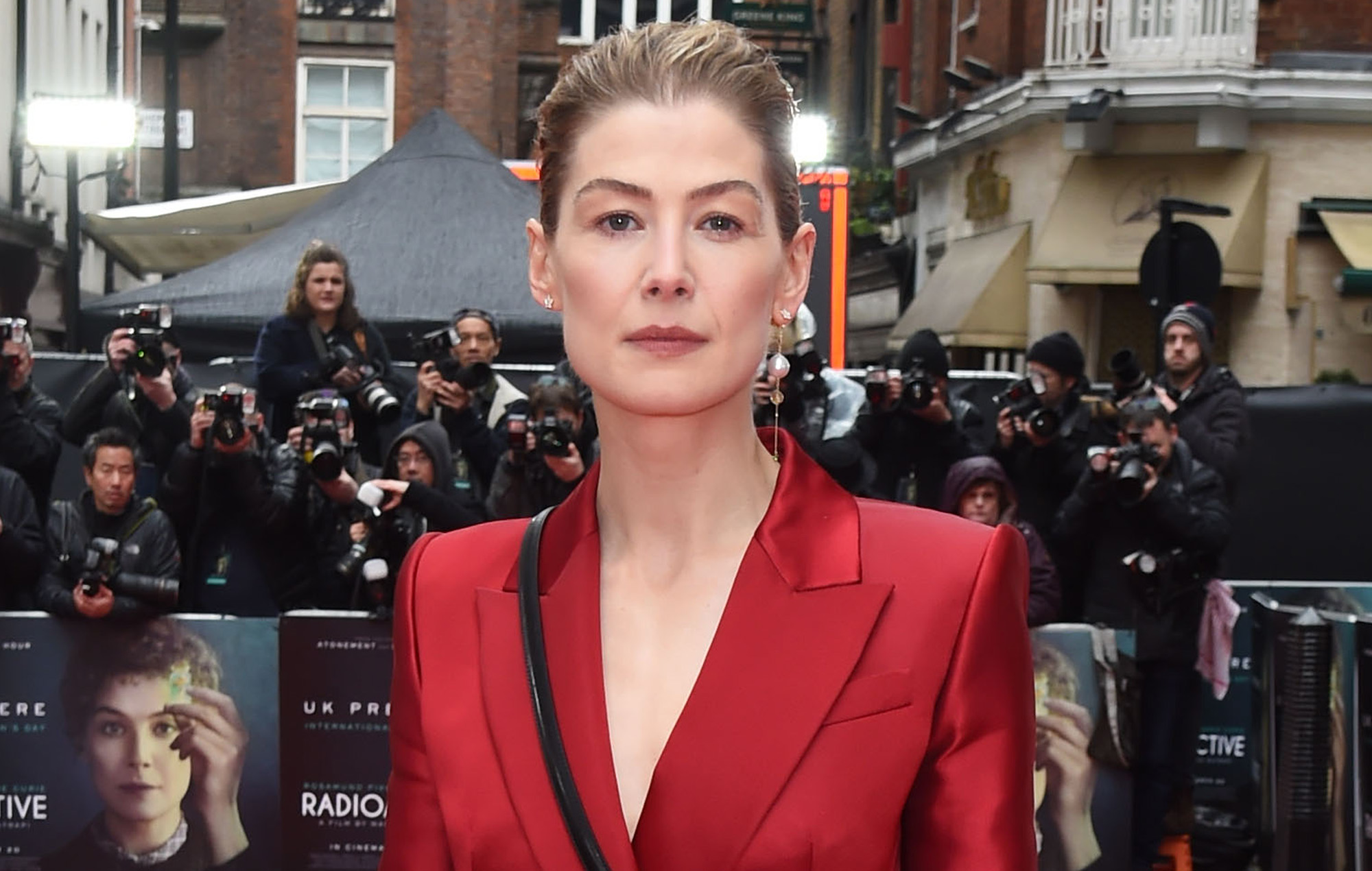 alessandro porcelli like rosamund pike boobies photo cynthia orourke recommends rosamund pike boobies pic